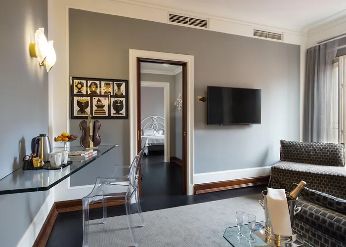 ホテル アート オロロージョ 4*