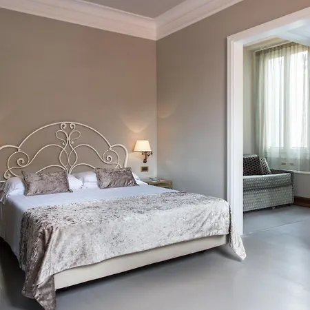 Art Orologio Hotel Bologne